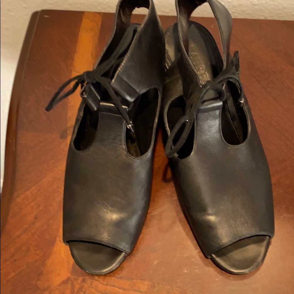 Lauren styling shoes!